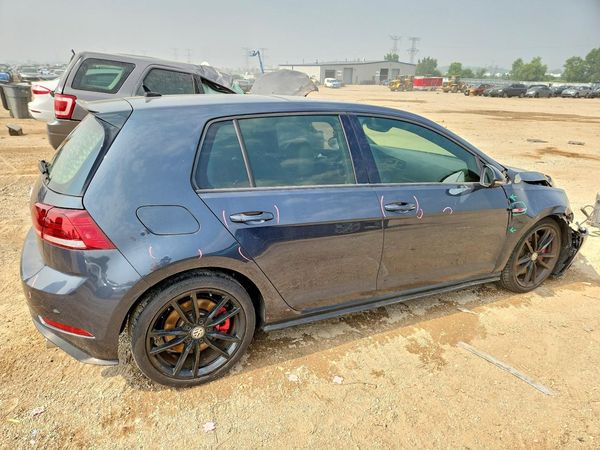 2021 VOLKSWAGEN GTI S / SE / Autobahn