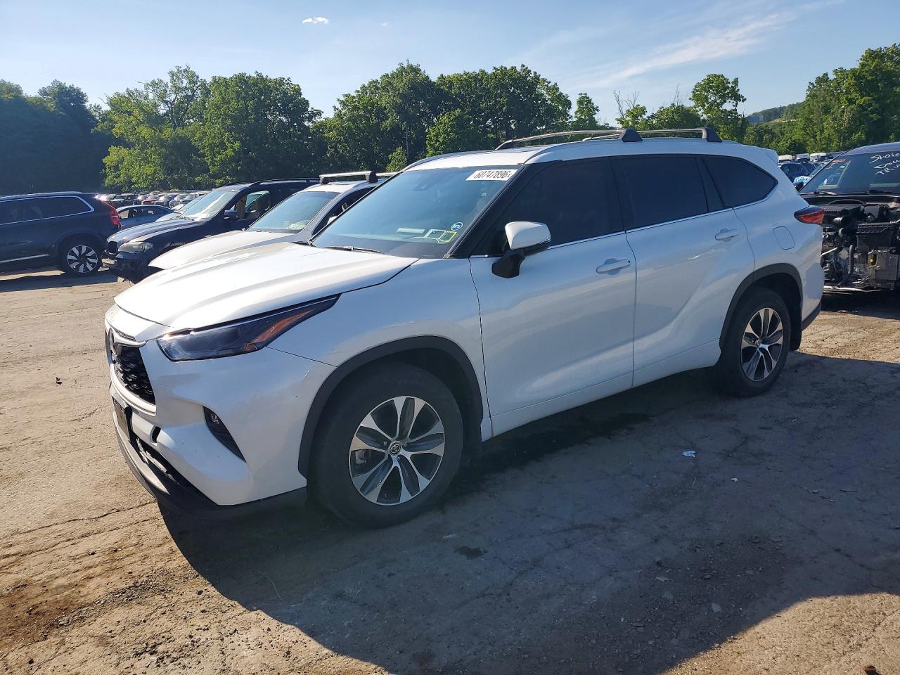 2022 TOYOTA HIGHLANDER XLE