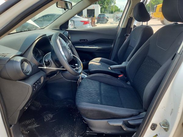 2021 NISSAN KICKS