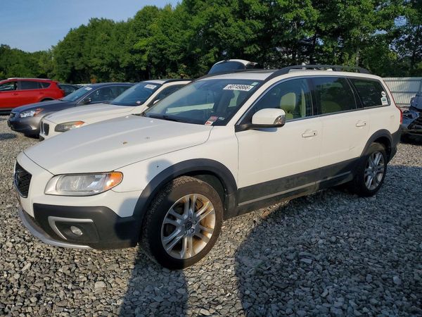 2016 VOLVO XC70