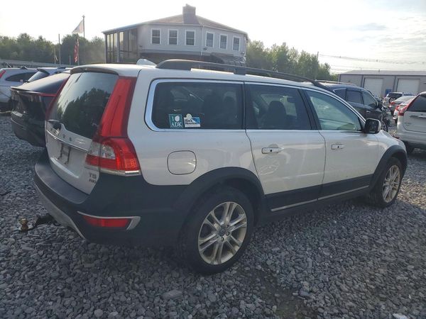 2016 VOLVO XC70