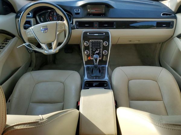 2016 VOLVO XC70