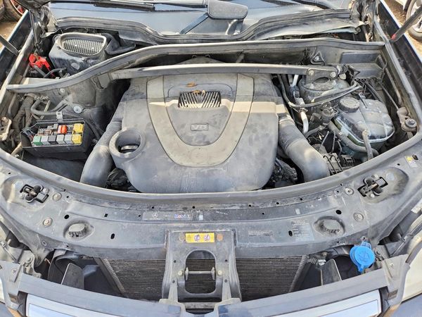 2012 MERCEDES-BENZ GL GL550 4-MATIC