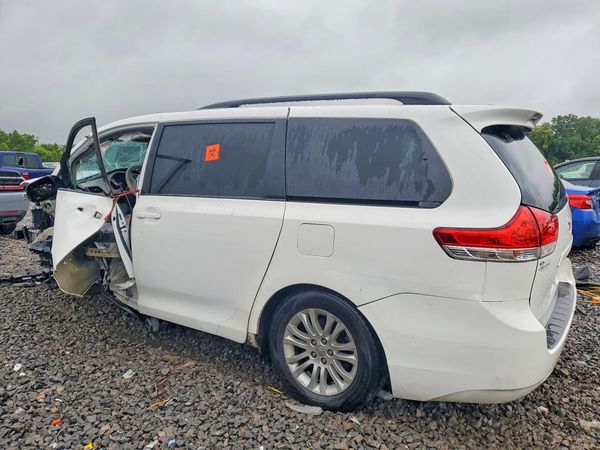 2012 TOYOTA SIENNA — DSRA