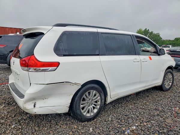 2012 TOYOTA SIENNA — PSRA