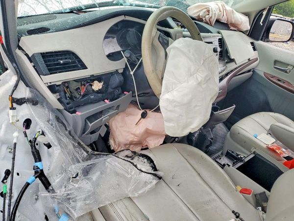 2012 TOYOTA SIENNA — CKPT