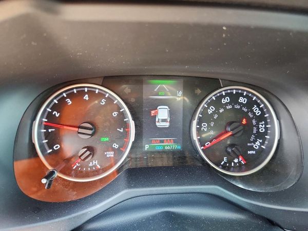 2021 TOYOTA RAV4 XLE