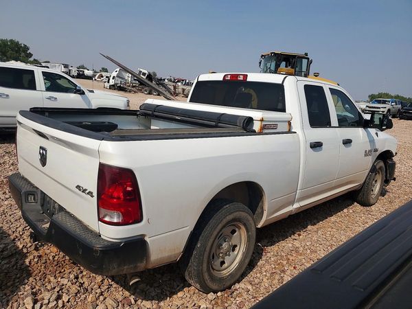 2014 RAM 1500 ST QUAD CAB 4X4