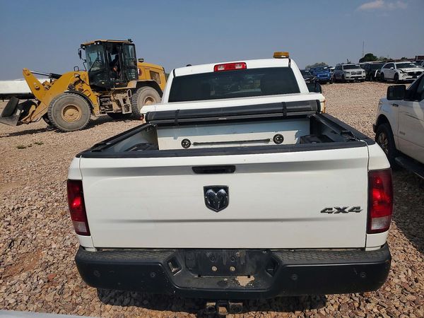 2014 RAM 1500 ST QUAD CAB 4X4