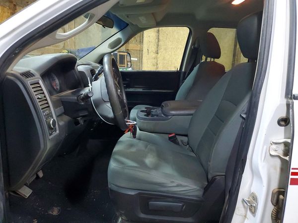 2014 RAM 1500 ST QUAD CAB 4X4