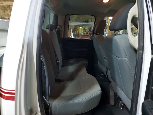 2014 RAM 1500 ST QUAD CAB 4X4