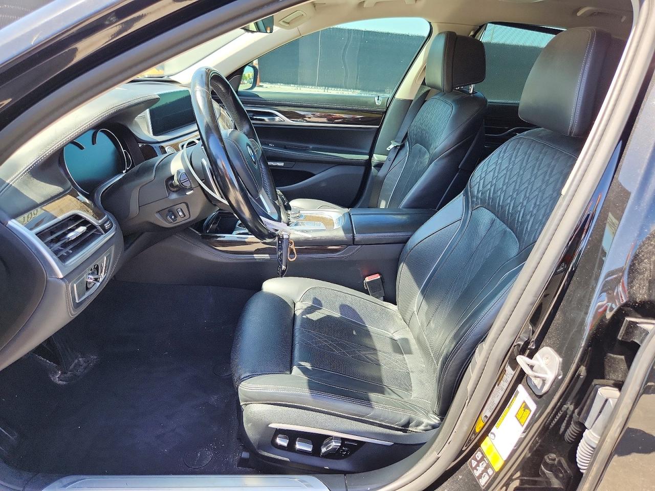 2016 BMW 750 xDrive