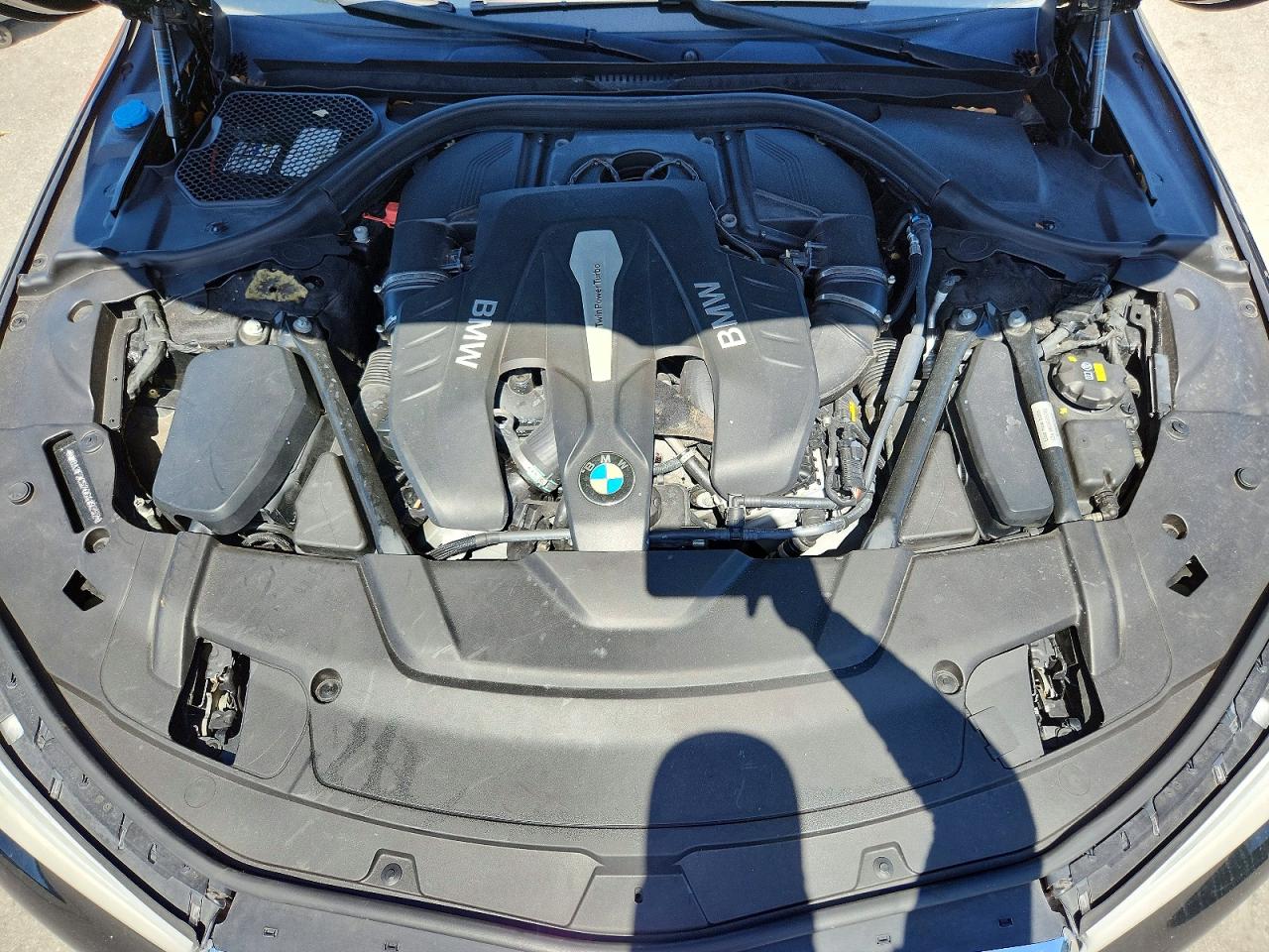 2016 BMW 750 xDrive