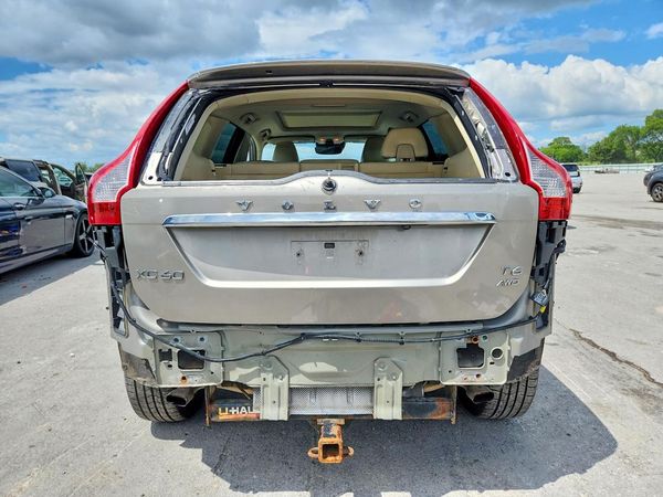 2016 VOLVO XC60