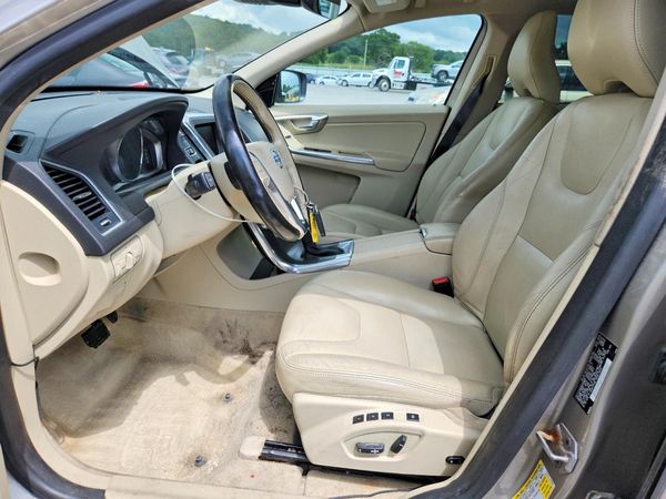 2016 VOLVO XC60