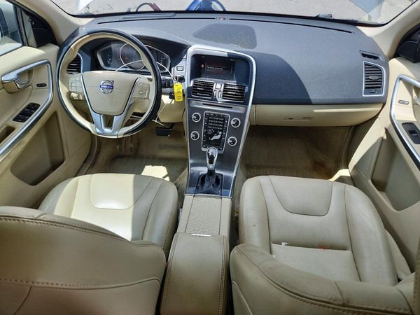 2016 VOLVO XC60