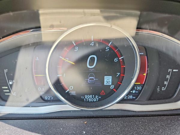 2016 VOLVO XC60