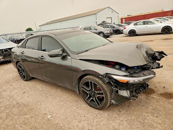 2024 HYUNDAI ELANTRA