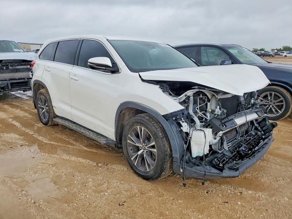 2017 TOYOTA HIGHLANDER LE/LE Plus