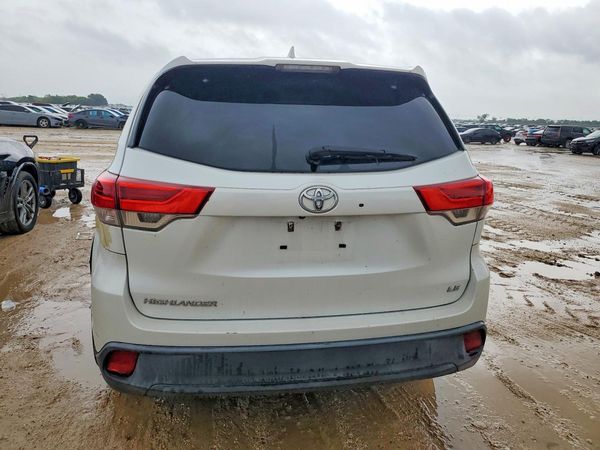 2017 TOYOTA HIGHLANDER LE/LE Plus