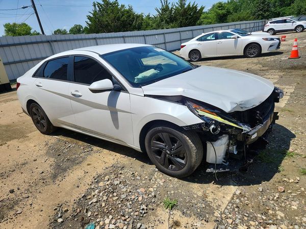 2022 HYUNDAI ELANTRA SEL w/Convenience Pkg
