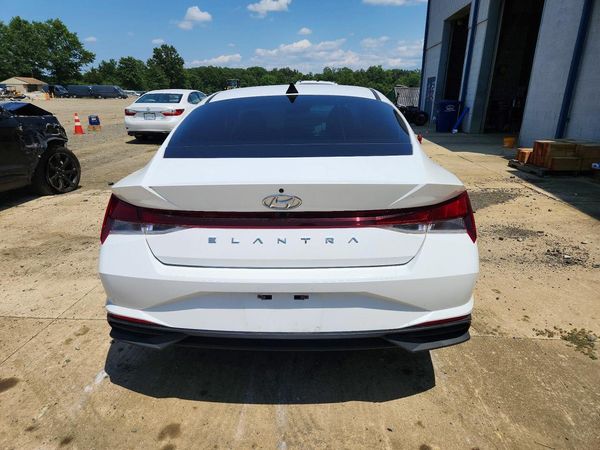 2022 HYUNDAI ELANTRA SEL w/Convenience Pkg
