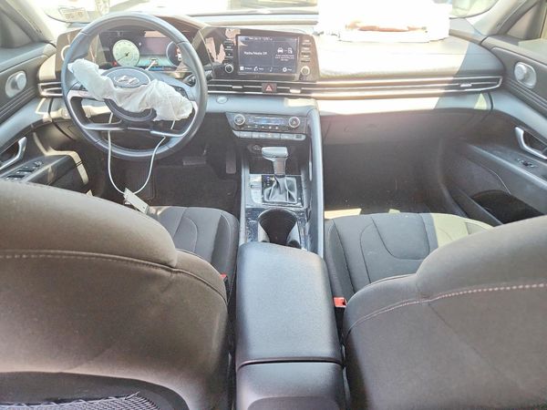 2022 HYUNDAI ELANTRA SEL w/Convenience Pkg