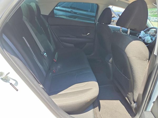 2022 HYUNDAI ELANTRA SEL w/Convenience Pkg