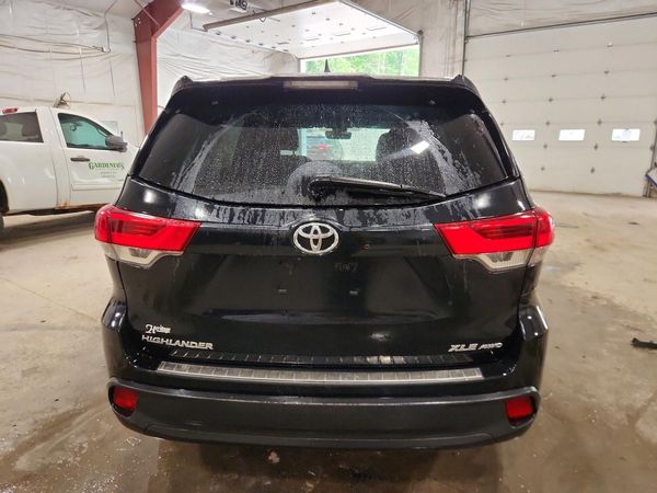 2018 TOYOTA HIGHLANDER SE/XLE