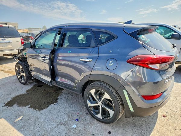 2016 HYUNDAI TUCSON