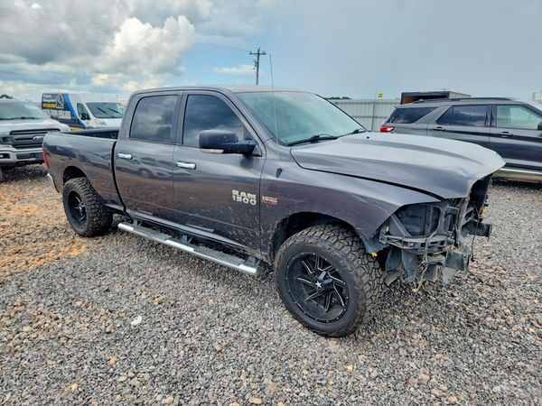 2017 RAM 1500 SLT