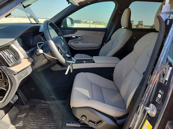 2026 VOLVO XC90 Plus Bright