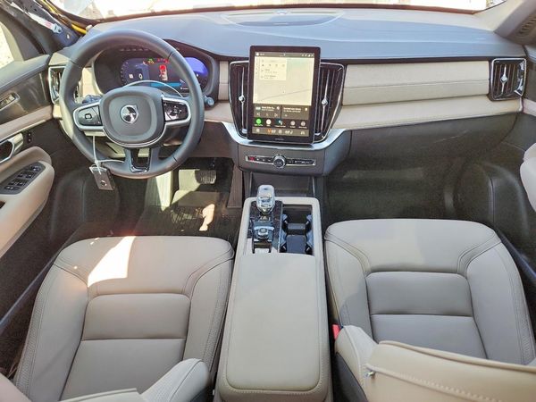 2026 VOLVO XC90 Plus Bright