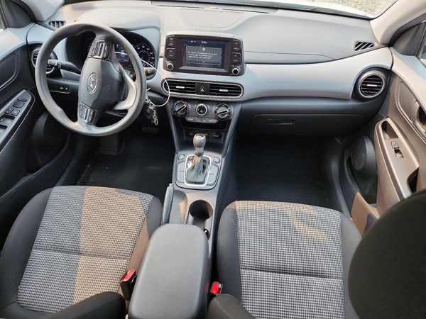 2020 HYUNDAI KONA SE