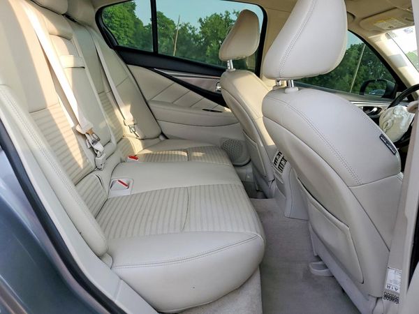 2017 INFINITI Q50