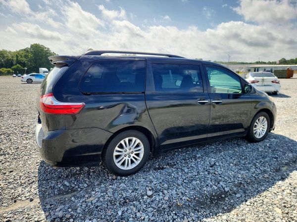 2016 TOYOTA SIENNA