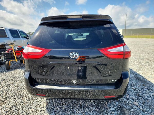 2016 TOYOTA SIENNA