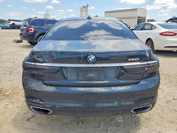 2016 BMW 750