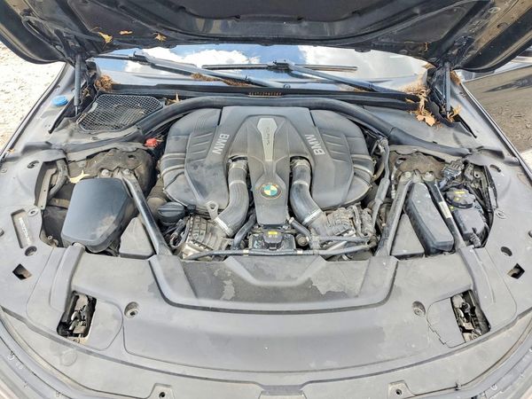 2016 BMW 750