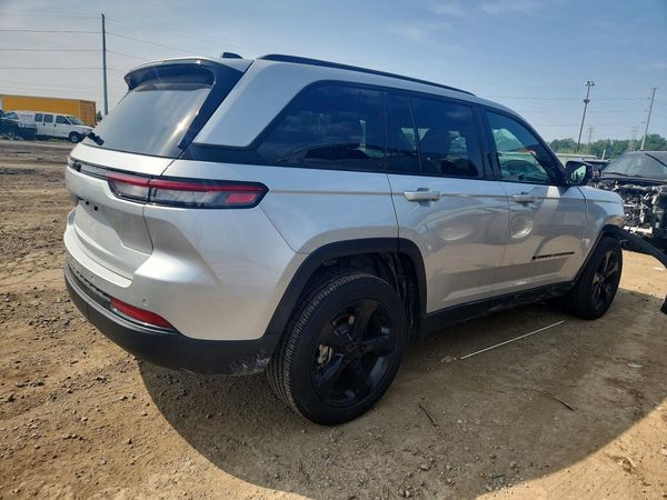 2025 JEEP GRAND CHEROKEE
