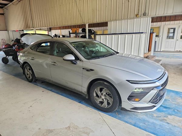 2025 HYUNDAI SONATA SE