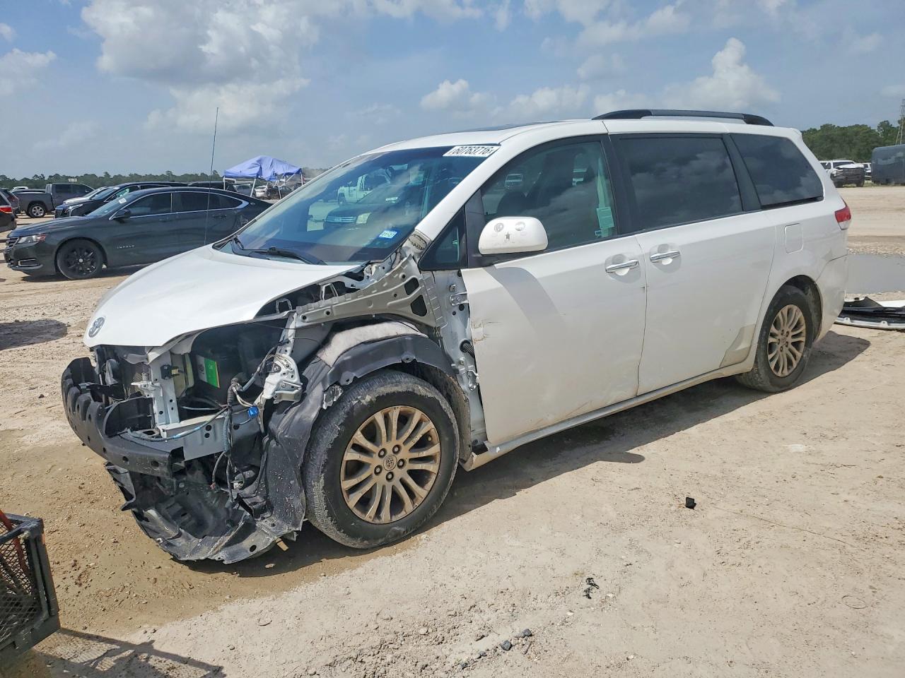 2014 TOYOTA SIENNA