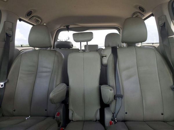 2014 TOYOTA SIENNA