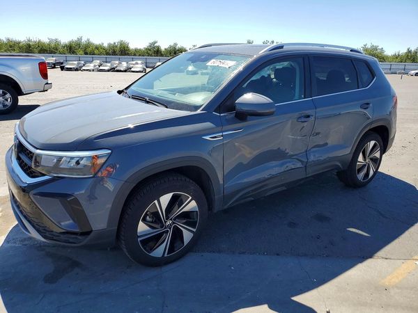 2024 VOLKSWAGEN TAOS 4Motion SE