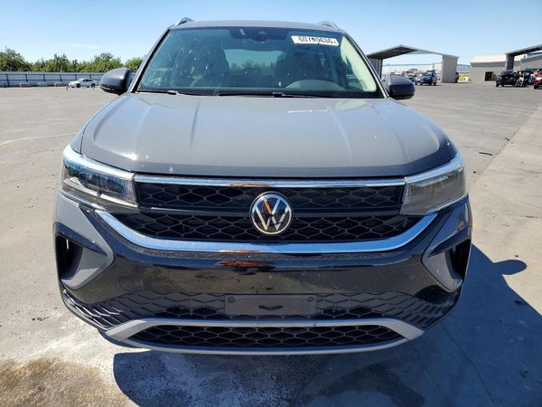 2024 VOLKSWAGEN TAOS 4Motion SE