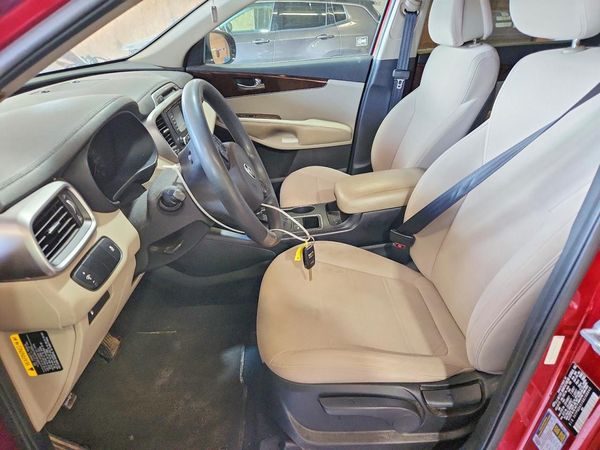 2016 KIA SORENTO L / LX