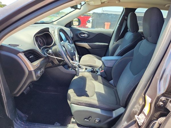 2017 JEEP CHEROKEE LATITUDE FWD
