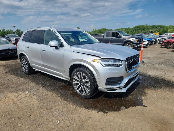 2022 VOLVO XC90