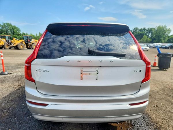 2022 VOLVO XC90