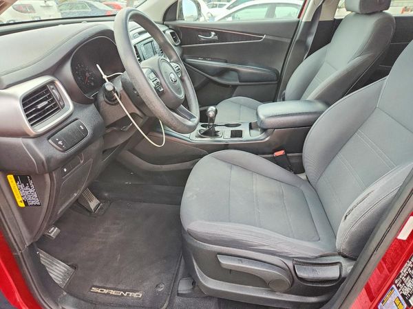 2018 KIA SORRENTO L, LX